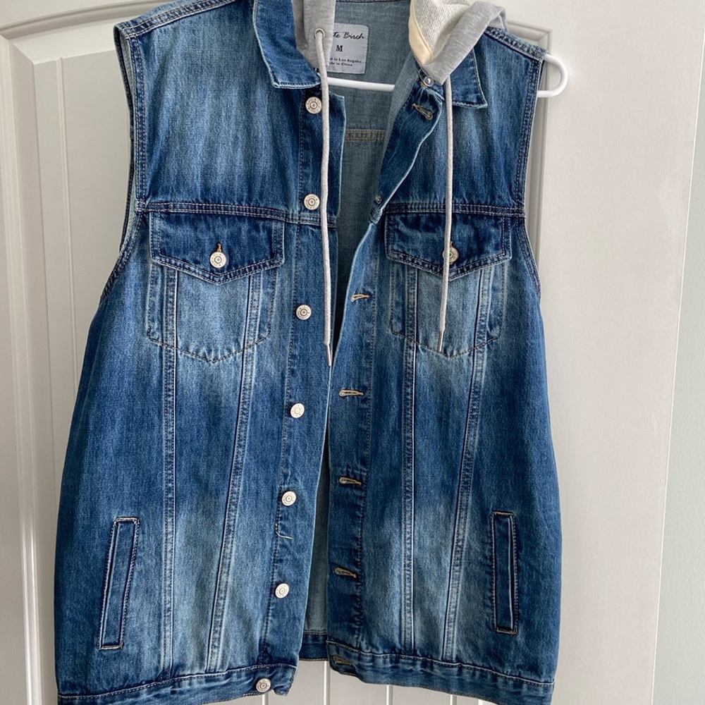 Sleeveless hooded, jean jacket